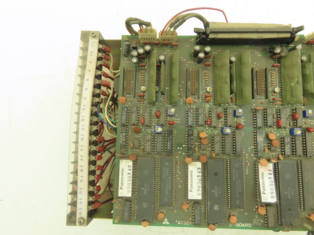 Hitachi HDV472 Servo Controller Power Supply Unit 270VDC Input 200/220VAC Output