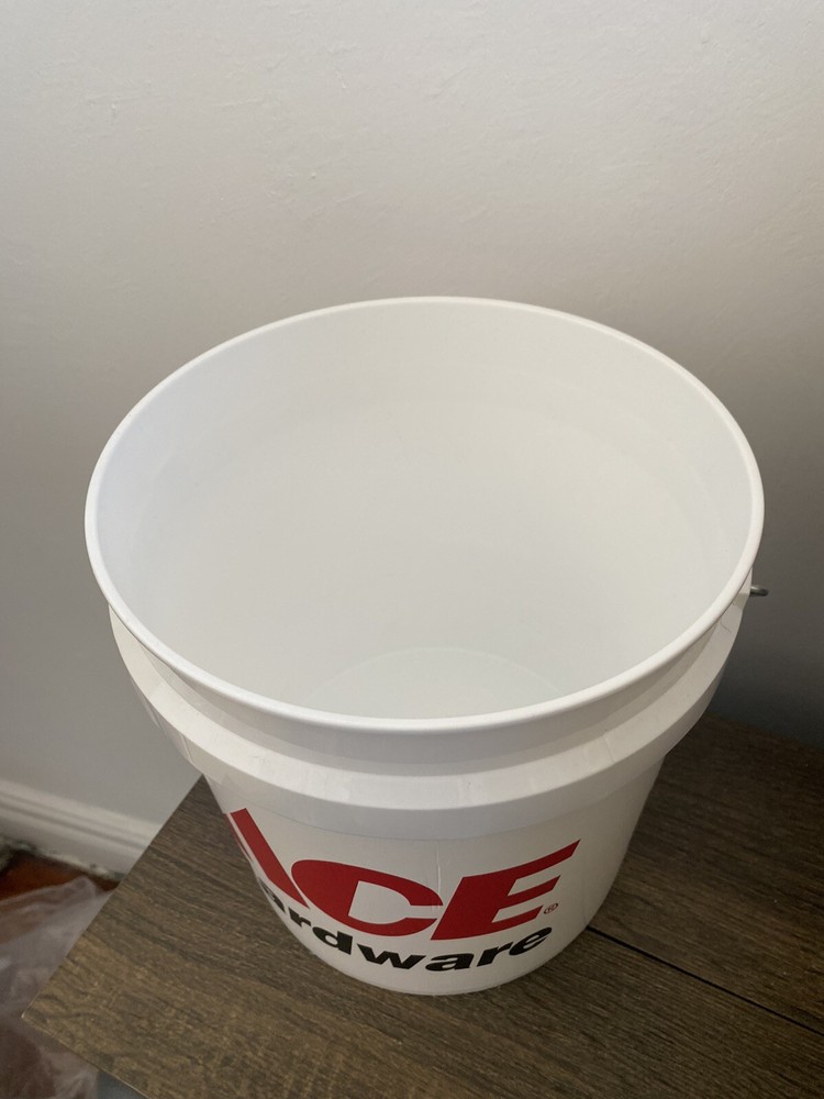 Ace 2 Gallon Plastic Paint Bucket with Handle White