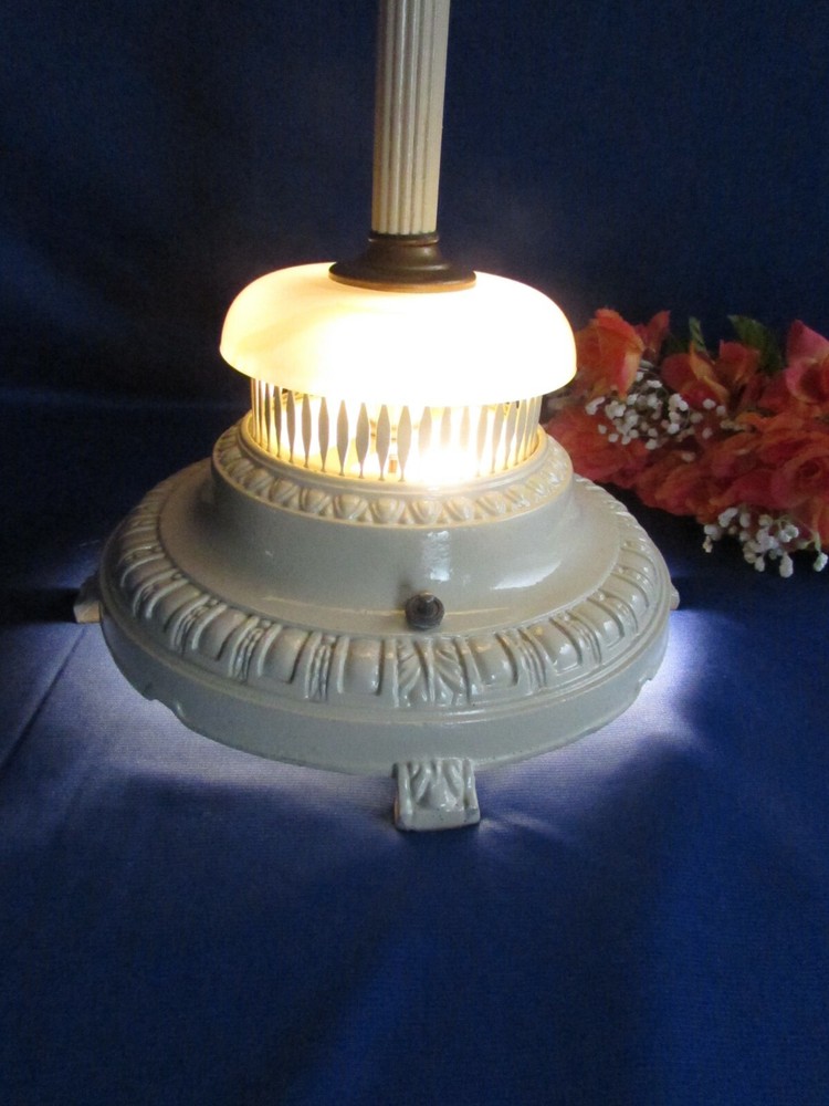 ANTIQUE CAST IRON WITH MARBLE PARLOR TABLE LAMP 30" TALL 3 WAY