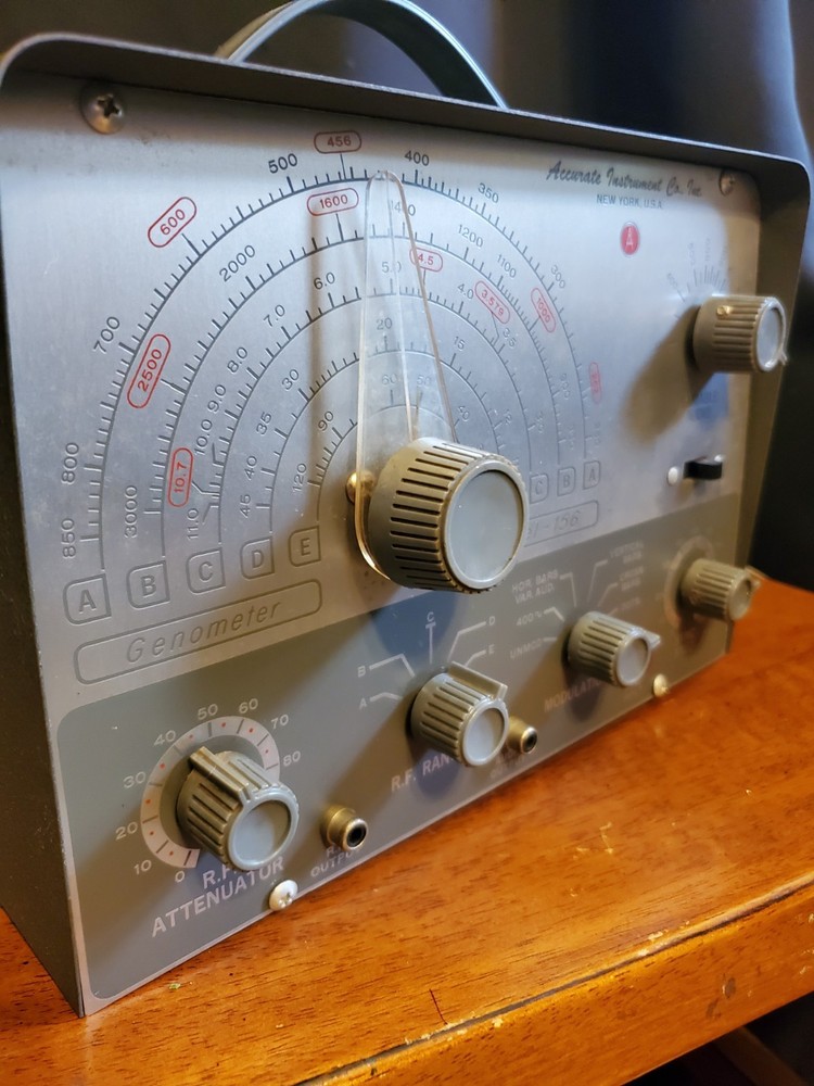 GENOMETER MODEL 156 VOLTMETER