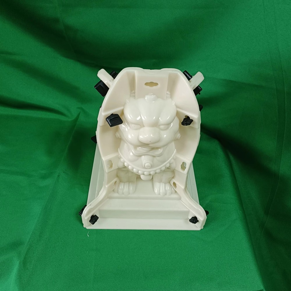 Little Lion Shape Plastic ABS Cement Mould Concrete Mold Farmwork
