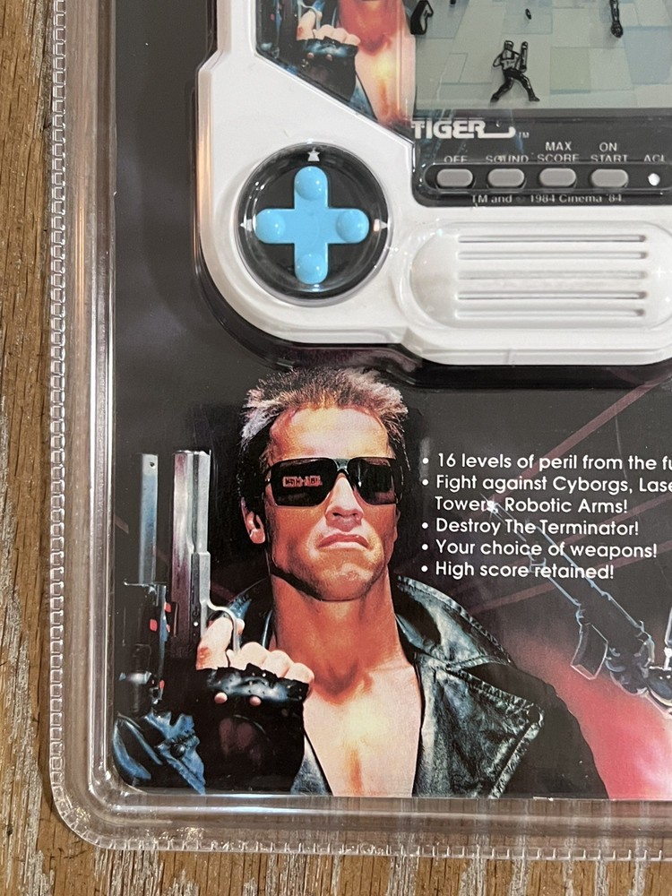 Vintage 1988 Tiger Electronics THE TERMINATOR LCD Handheld Video Game