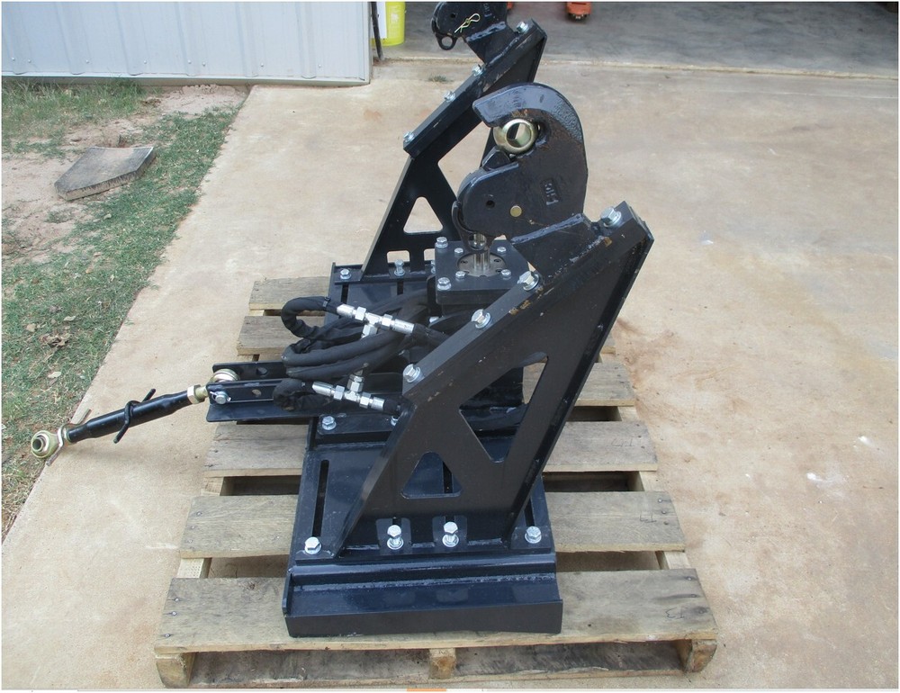 Skid Steer adapter that runs 3 point PTO tractor attachments in front