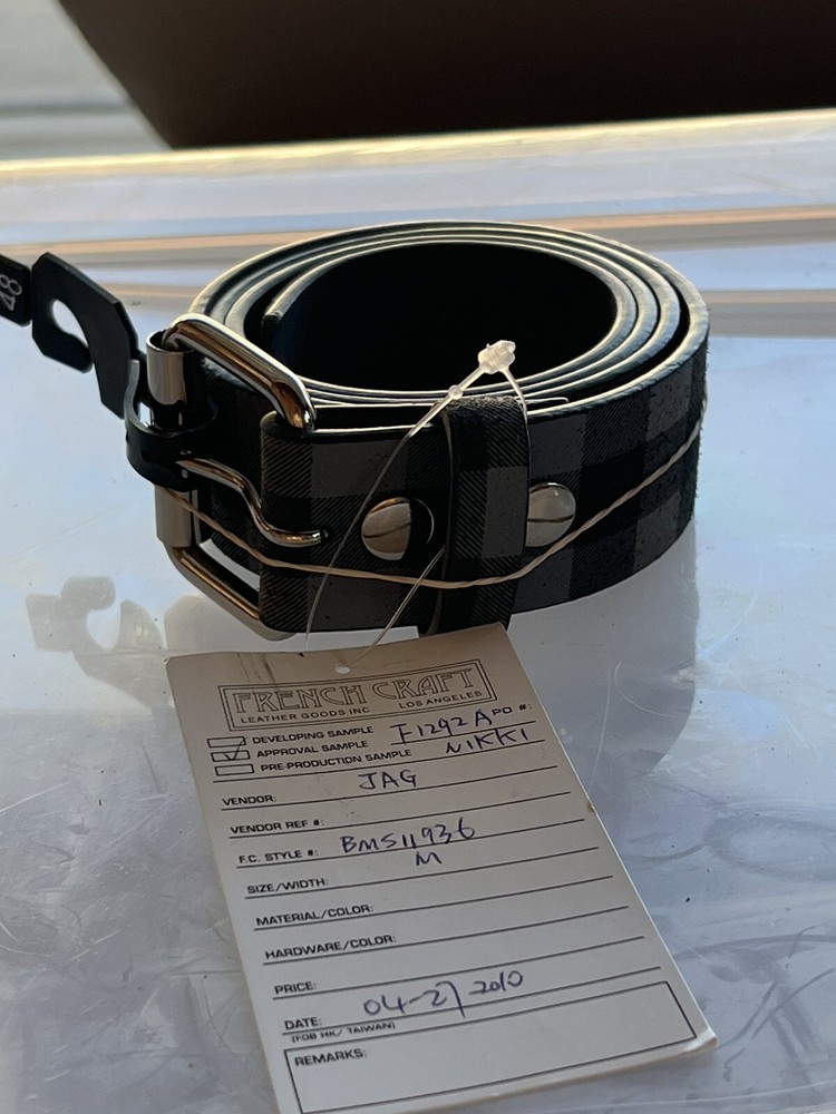 Casual Woman’s Belt Size 28 Plaid