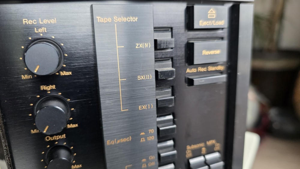 Nakamichi RX-303 Unidirectional Auto-Reverse Cassette Deck.