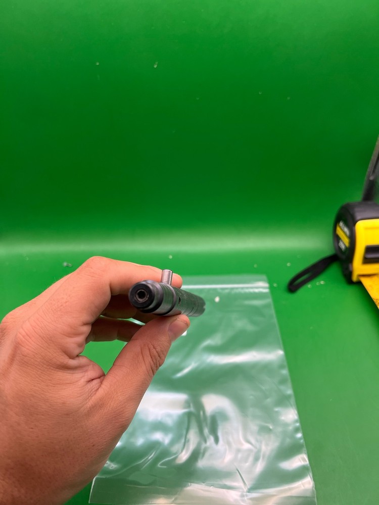 Carbon Fiber Bolt - Need ID