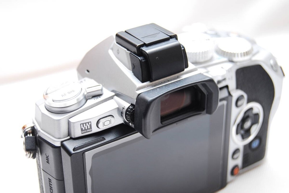 OLYMPUS Mirrorless Single-Lens Camera OM-D E-M1 Body Siler