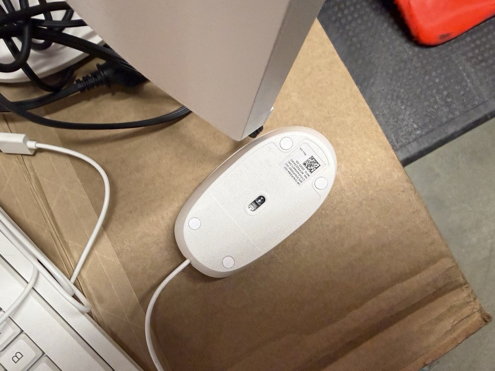 HP All-in-One Desktop Computer White with Keyboard, Mouse, Built-in Camera