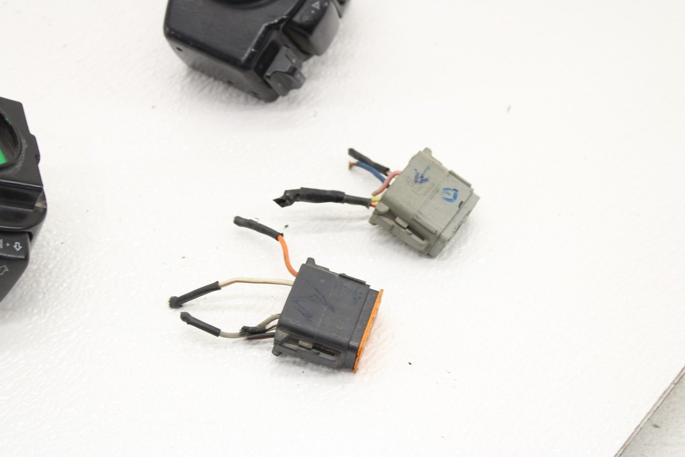 00-05 Harley-davidson Electra Glide Classic Efi Flhtci Right/Left Control Switch