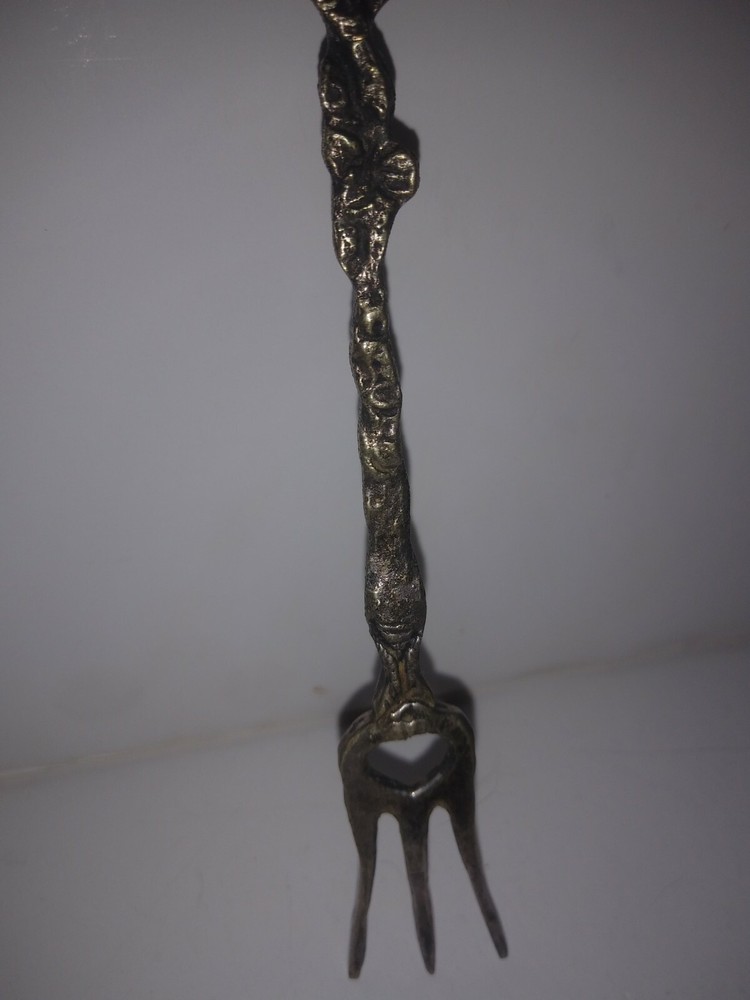 Antique ? Olive Fork Hor D'ouevres Fork w Crest ; Decorative Chic