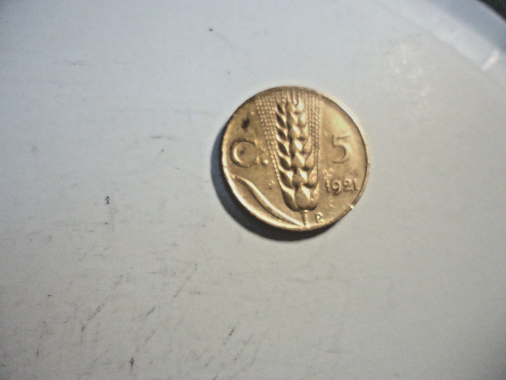 1921 Italy 5 c coin circulated