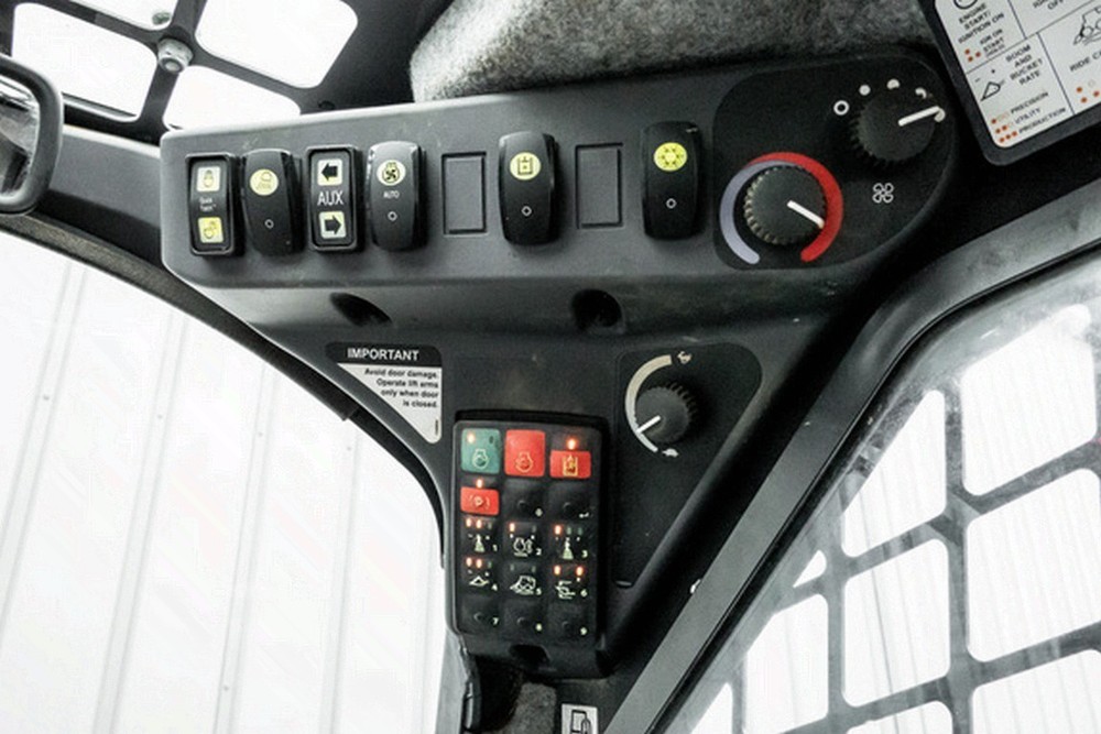 2020 John Deere 333G Compact Track Loader • Enclosed Cab • High-Flow