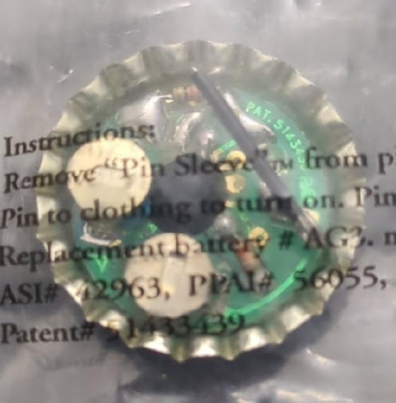 Budweiser Beer/Bottle Cap Light up Pin/Broach-needs Battery, Untested