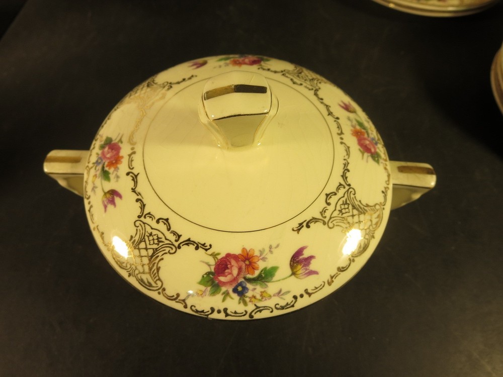 Knowles China Pattern #Kno57 Sugar Bowl with Lid