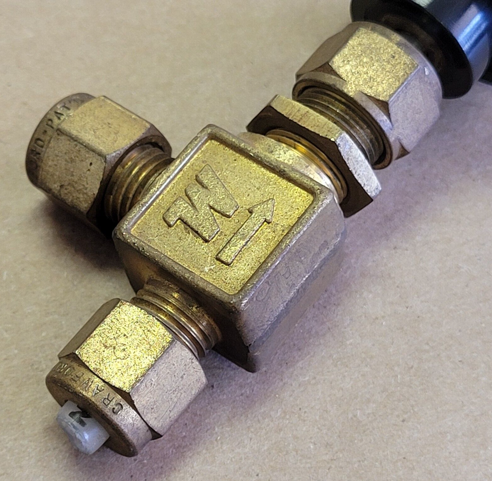 WHITEY B 1VS4 A B-1VS4A BRASS BONNET NEEDLE VALVE