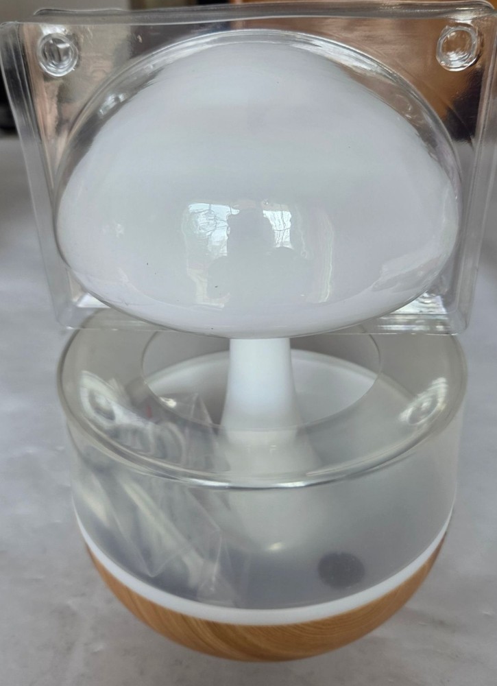 Cloud-Inspired LED Humidifier & Diffuse 7-Color Changing Lights USB-C Charging