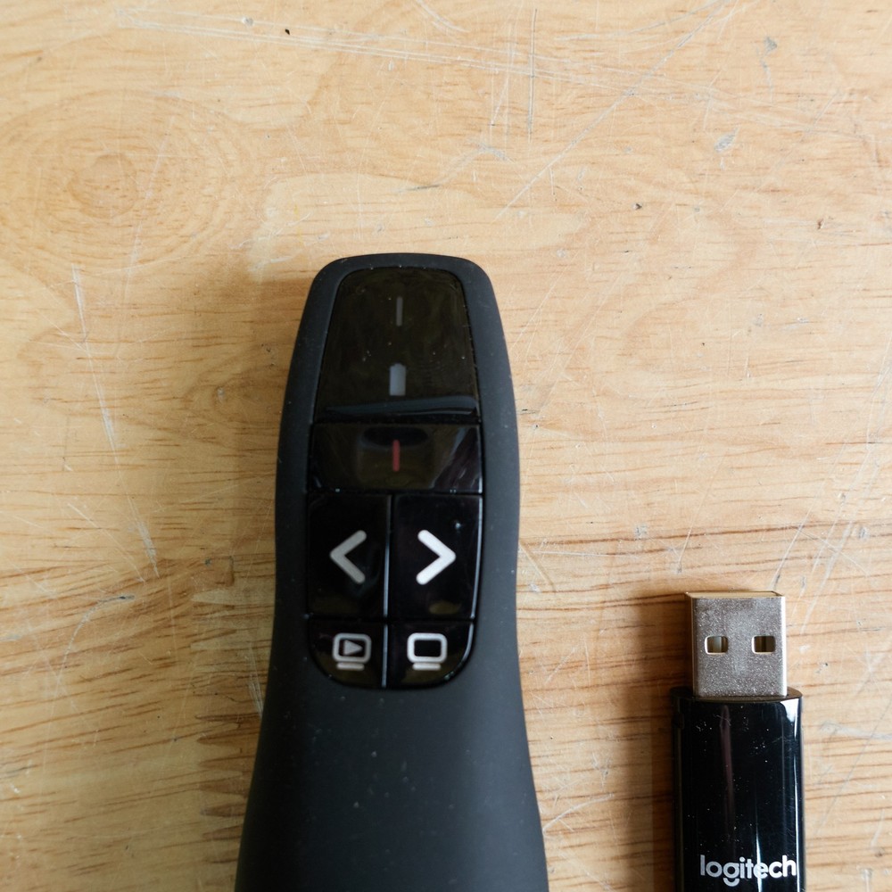 Logitech R400 Wireless Presenter Remote Control w/ USB Receiver - TESTED