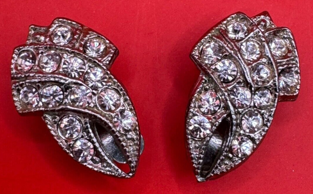 Vintage Rhinestone Clip On Earrings