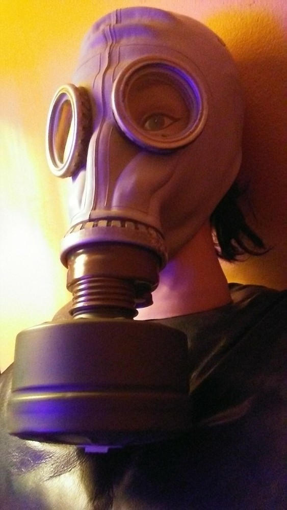 GAS MASK- PANDEMIC- SURVIVILIST- PREPPER