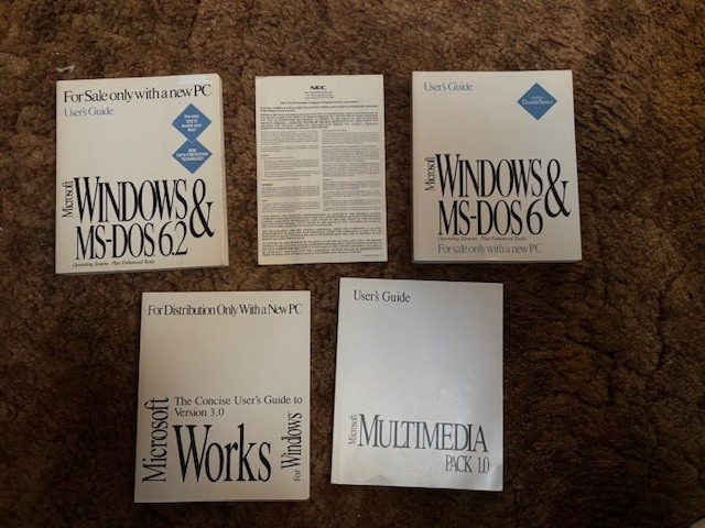 Vintage Lot Microsoft Works, Windows MS-Dos 6 & 6.2 Multimedia pack Guides, Disk