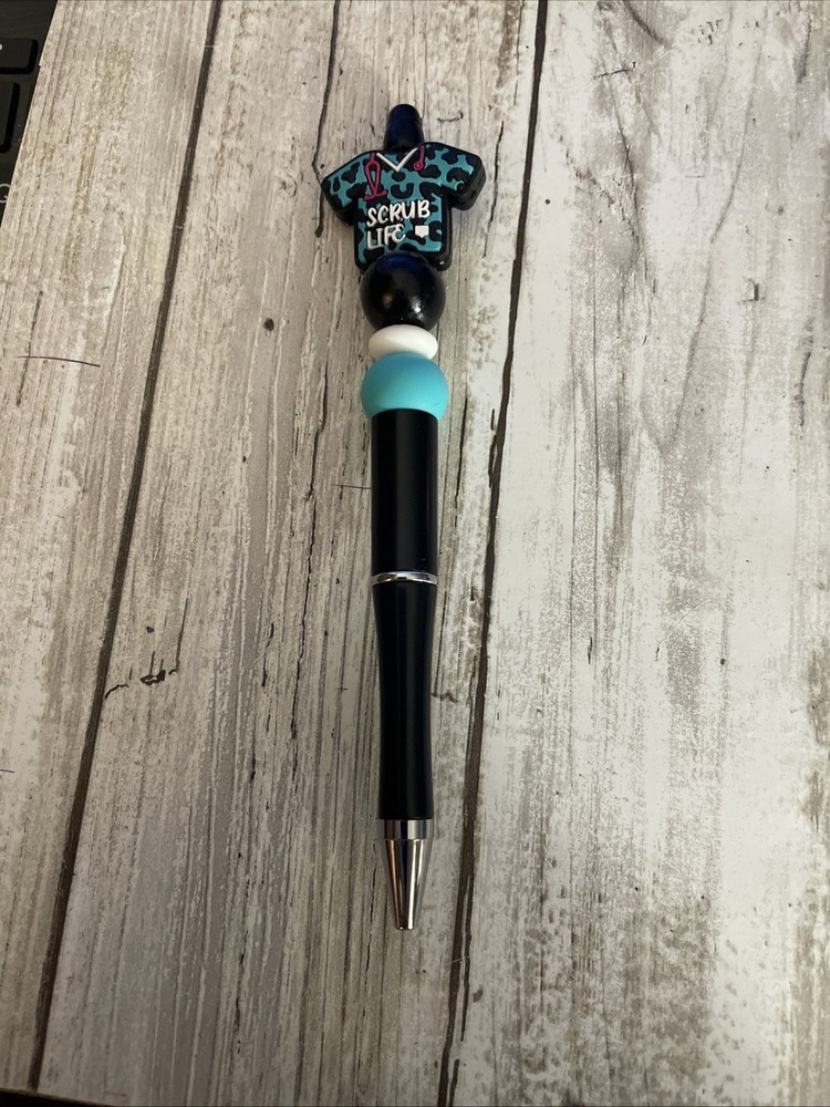 4 miscellaneous beaded pens with 1 ink refill each