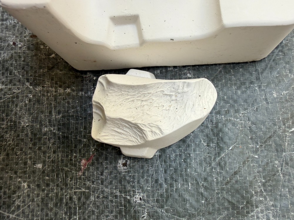 VINTAGE RIVERVIEW CERAMIC MOLD #338 FOX