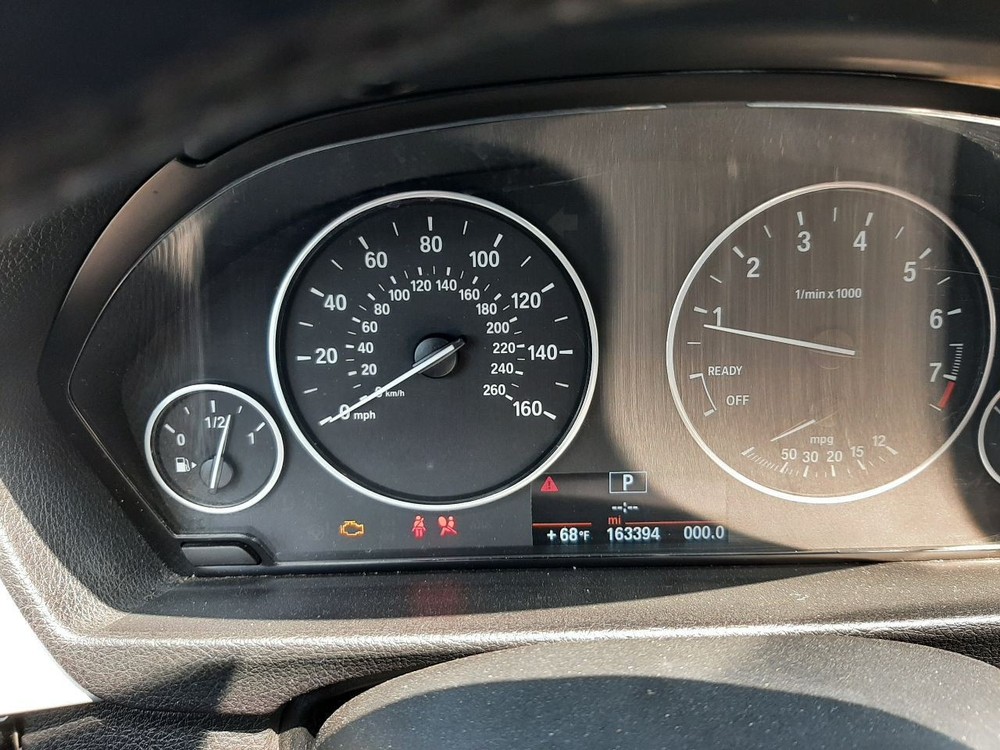 320I      2014 High Mounted Stop Light 1002107