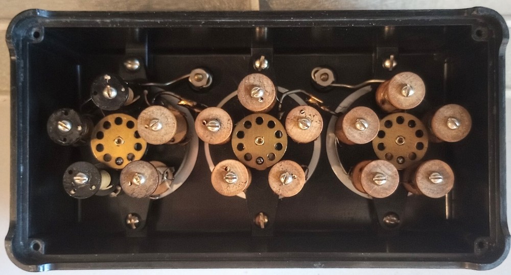 SARGENT WELCH BAKELITE RESISTANCE DECADE BOX