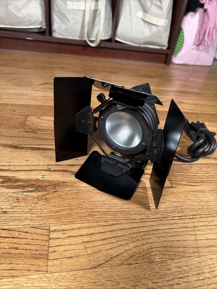 Lowel iLight 100 Watt Studio Light i-Light