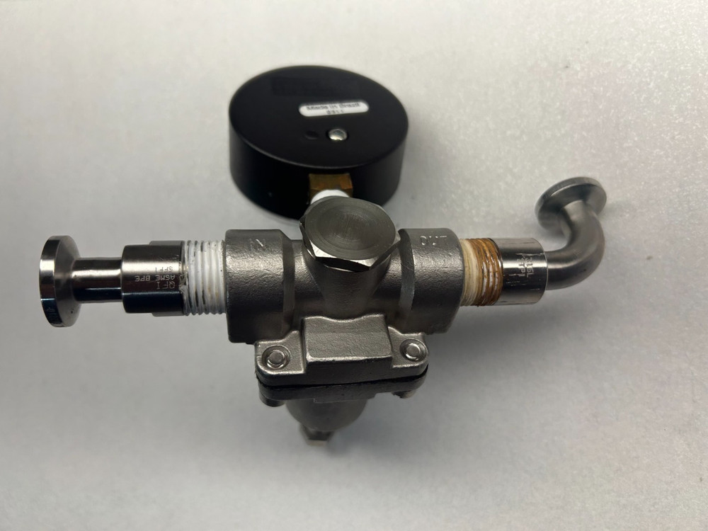 Watts 263APM1 Pressure Regulator w/Gauge 1/2"