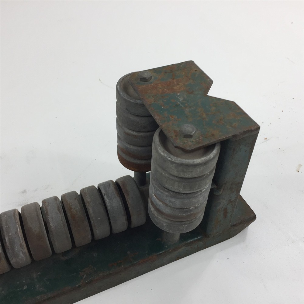 (1) Greenlee 2018-R Radius Cable Roller 14" Cut Down