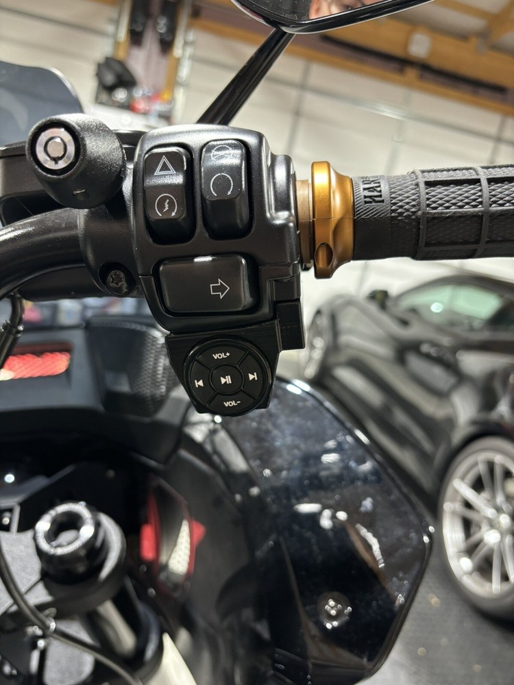 🇺🇸 HALREY DAVIDSON LOW RIDER S/ST CUSTOM BLUETOOTH MOUNT AND CONTROLLER 🇺🇸