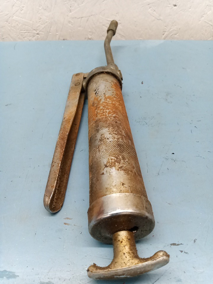 Vintage Unbranded Rustic Grease Gun (LL)