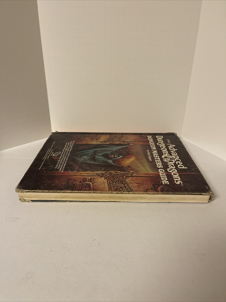 Advanced Dungeons & Dragons Dungeon Masters Guide 1979 Revised TSR Gary Gygax