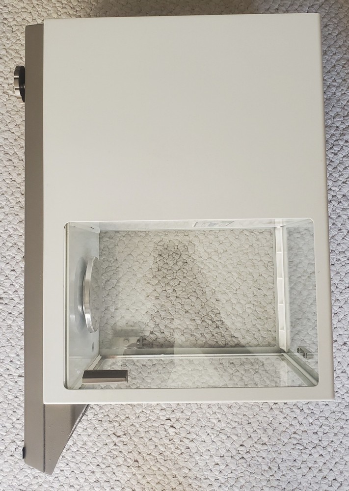 Mettler Analytical Lab Scale AE50. Range: 0-5 g, 0.1 mg.