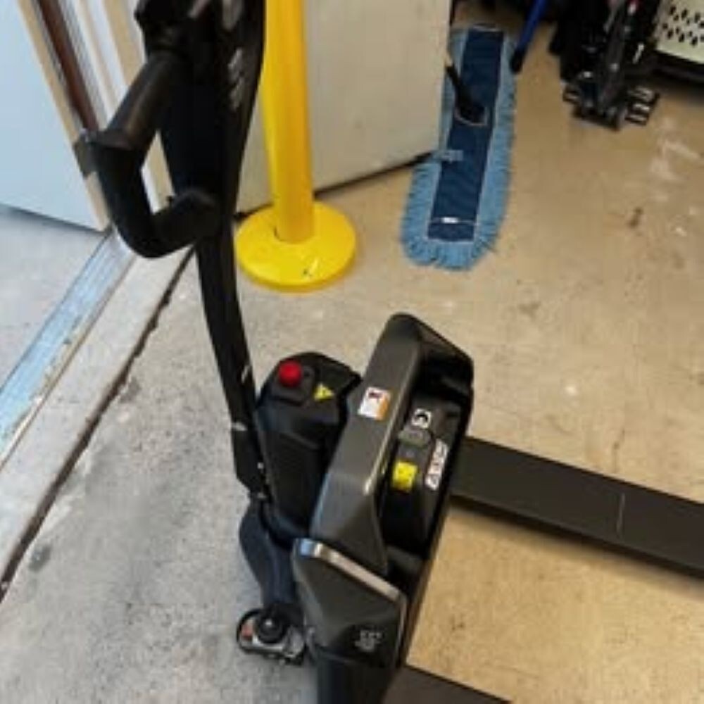 Edge Walkie Lithium-Ion Pallet Jack