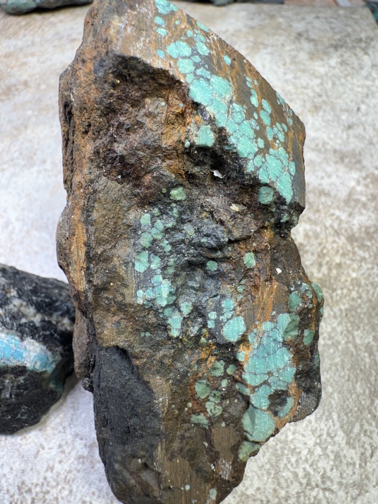 Stabilized hubei turquoise rough