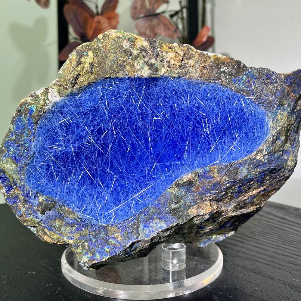 4.18LB Cave specimens containing magnesite crystal minerals