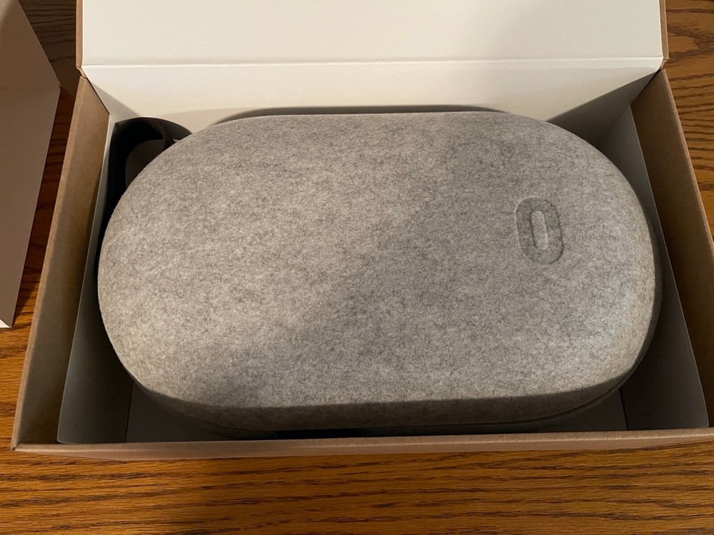 Genuine Meta Oculus Quest 2 VR Headset Carrying Case Light Portable Protection