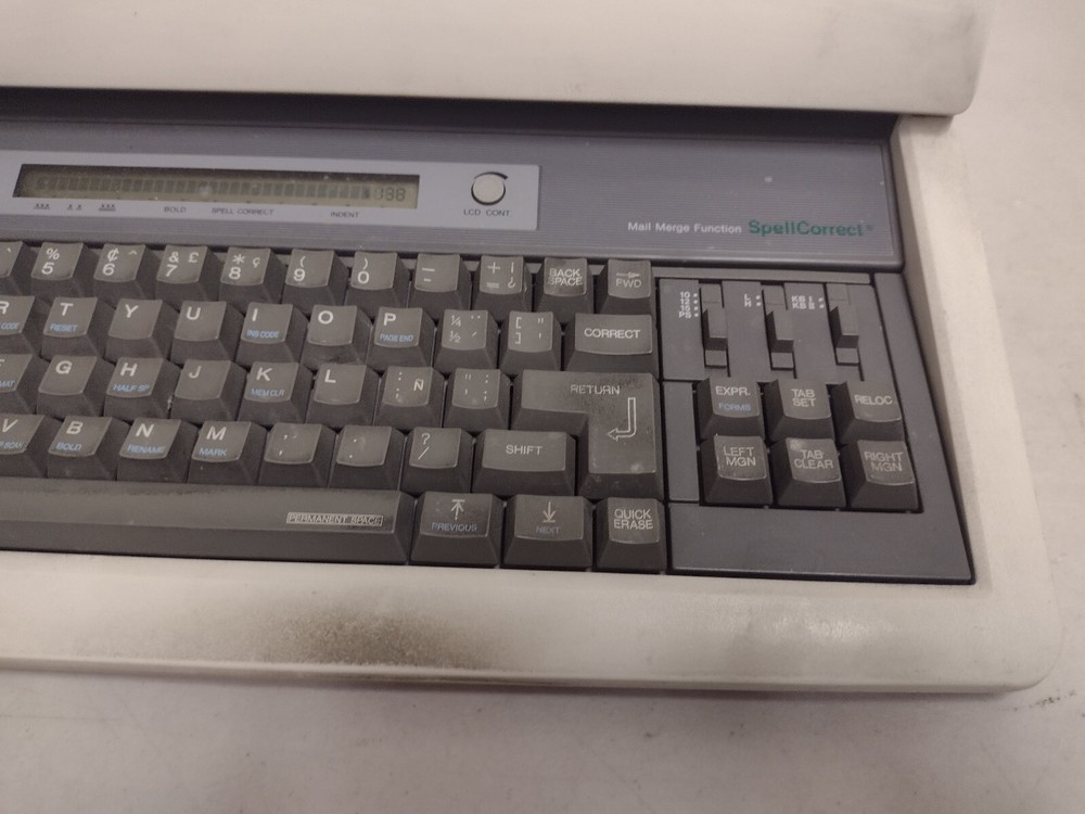 Panasonic Electronic Typewriter KX-E2020 - Read Description