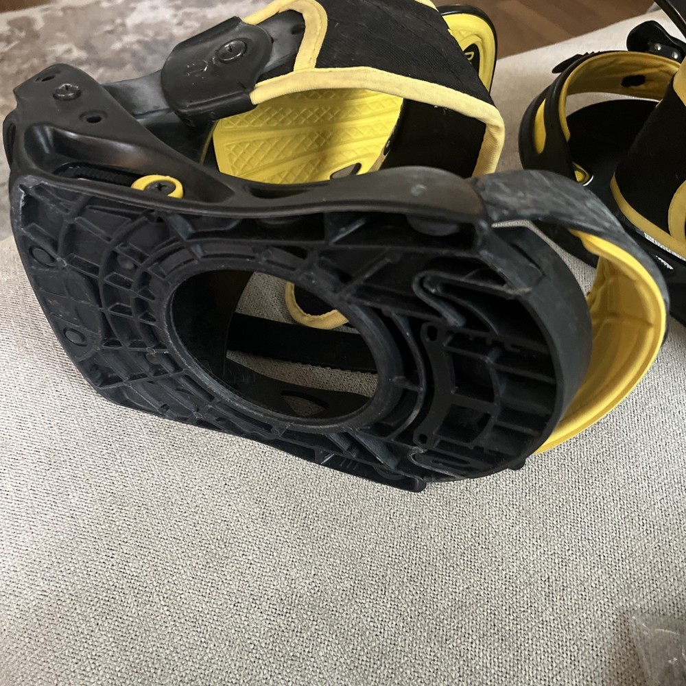 Older Burton Mission Re:Flex Strap Bindings Complete loop