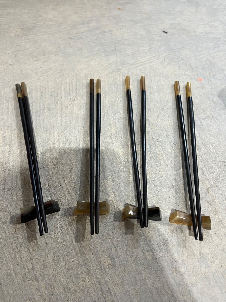 4 pairs thai chopsticks with rests and case