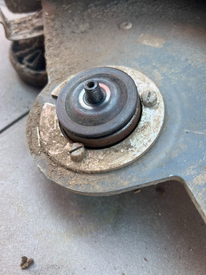 Ryobi Expand-It Edger Attachment w/Issue "AS-IS" Blade Post screw Damage
