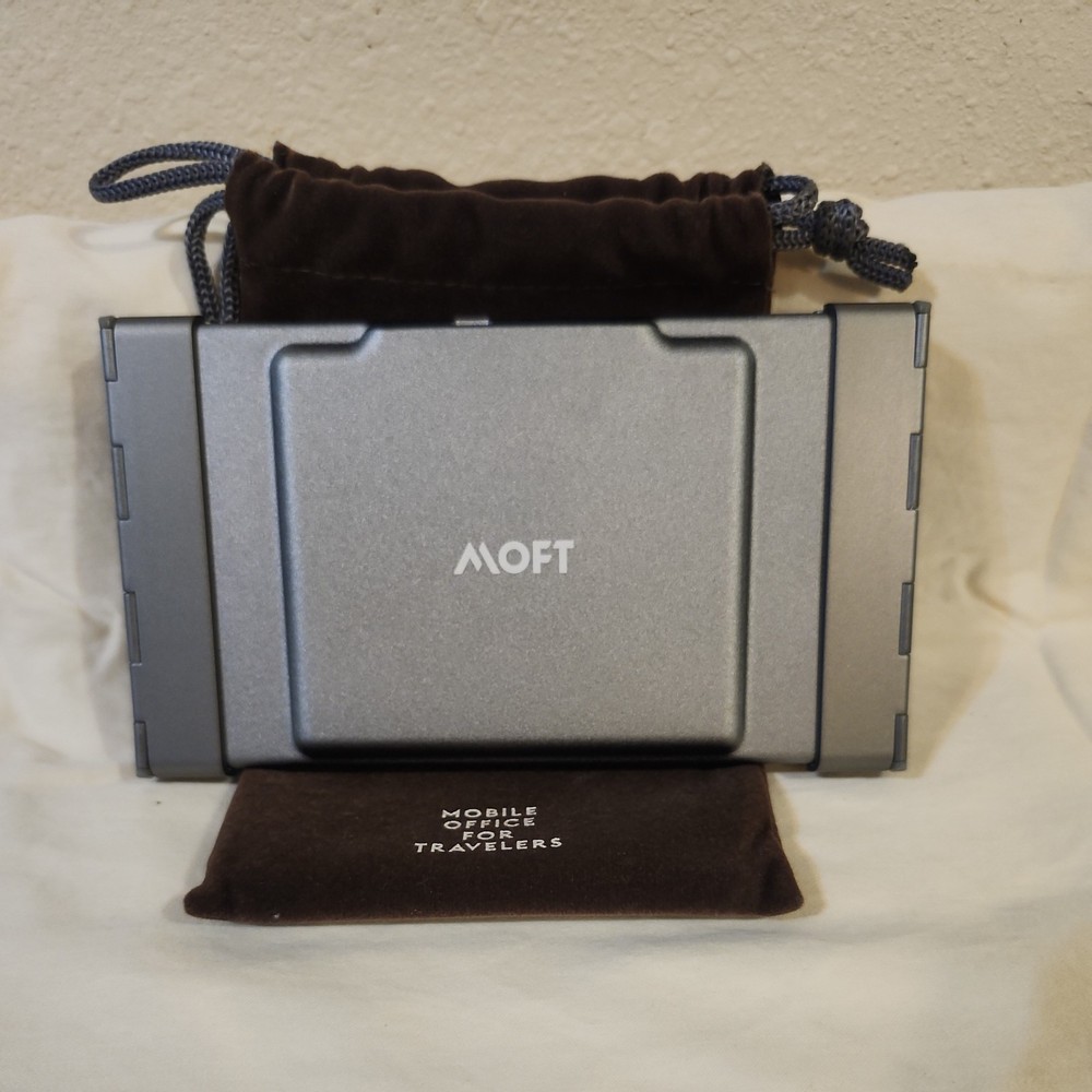 "Moft" Mobile Office For Travelers