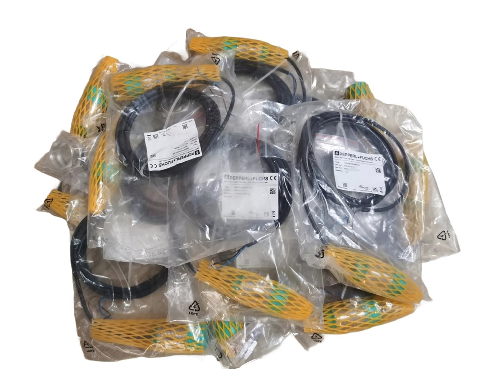 1pcs PEPPERL FUCHS NBN25-30GM50-E2 Inductive Sensor