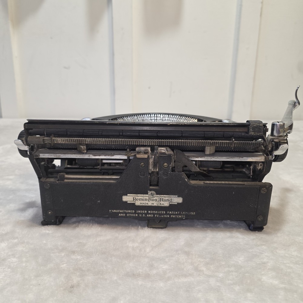 1938 Remington Rand Noiseless Deluxe Typewriter