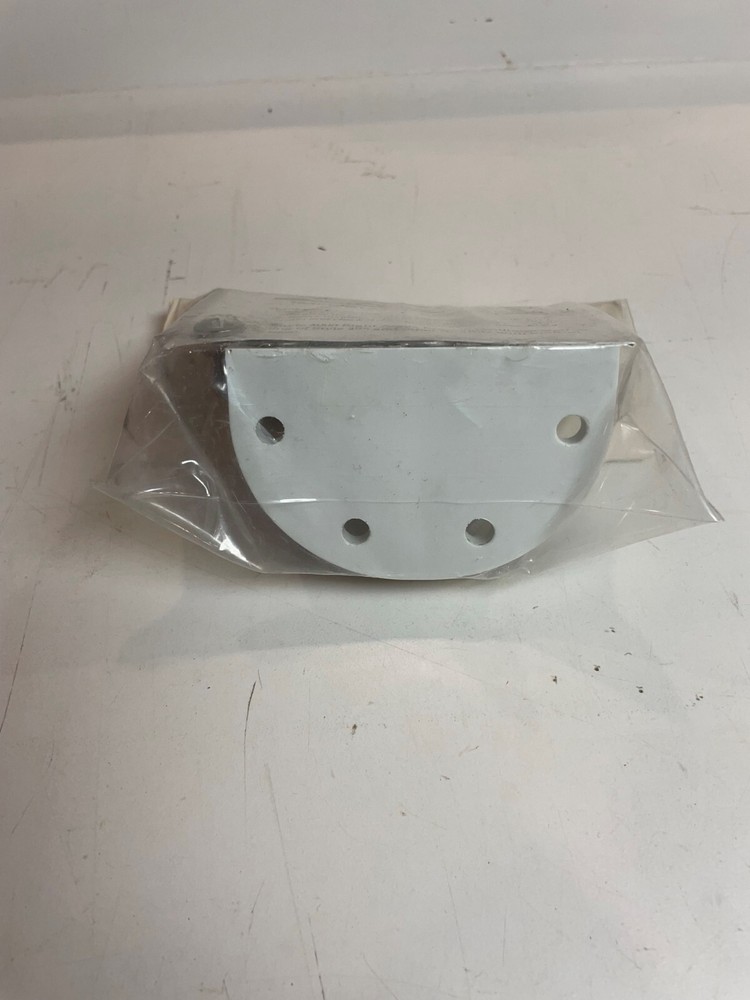 Shakespeare RIGHT ANGLE VHF ANTENNA BRACKET KIT. STYLE 4000