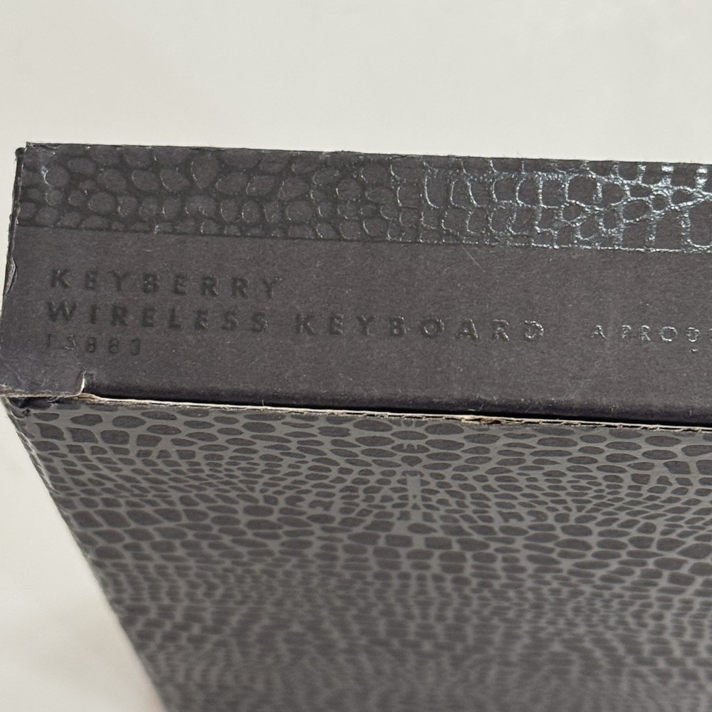 Mayberry Foldable Wireless Keyboard New In Box E49