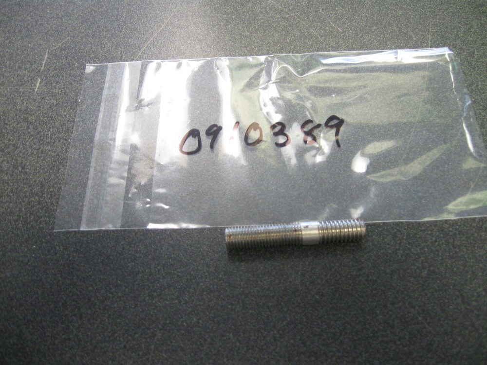 Johnson Evinrude OMC 0910389 Stud JO123