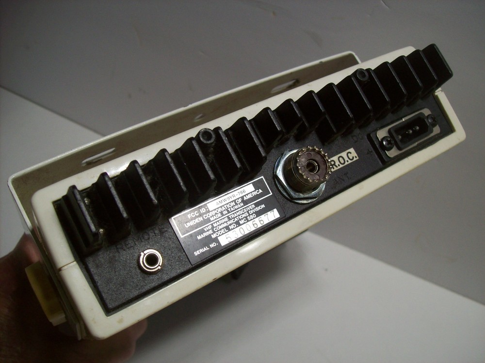 UNIDEN MC580 MARINE VHF TRANSCEIVER With MICROPHONE & MOUNTING BRACKET, WORKING